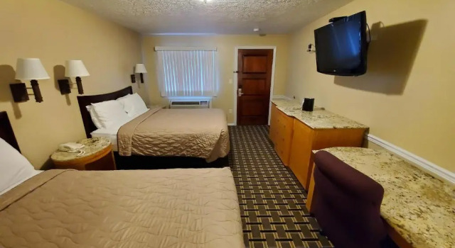Четырёхместный номер Standard Jefferson Hills Motel
