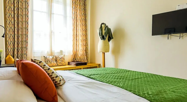 Hippy Decorated 2 Bedrooms Apartment, Забронировать Апартаменты/квартира Афины Острова Саронического залива - Аттика, рядом с Холм Филопаппос