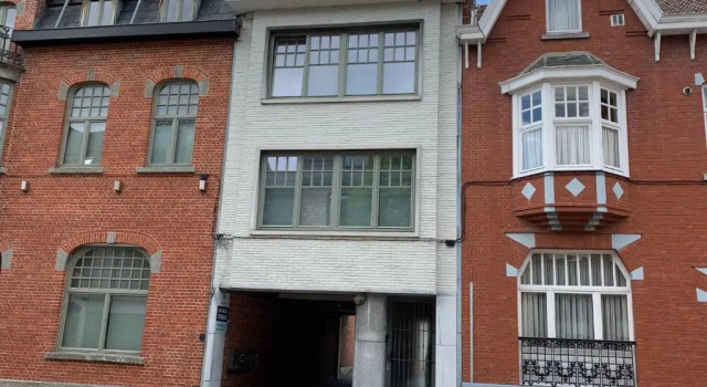 Коттедж Hollandia City House