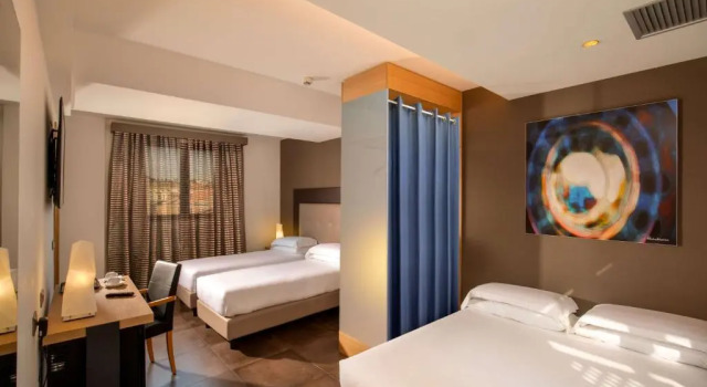 Четырёхместный номер Standard The Spring House Hotel Rome Vatican, Tapestry Collection Hilton