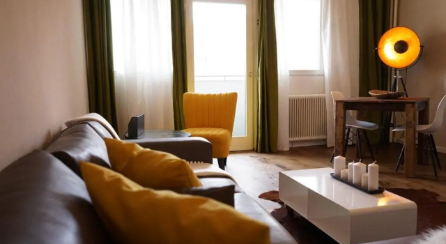 YoHome - Stylish New City Apartment