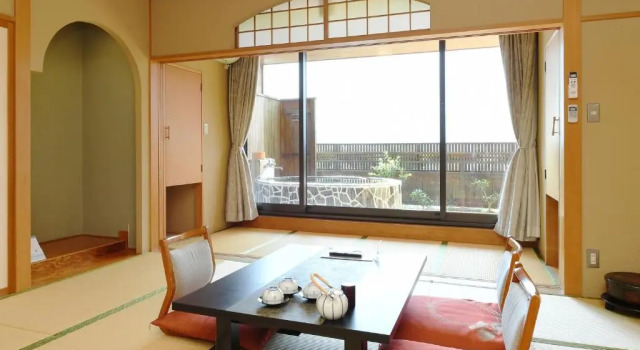 Номер Japanese с ванной на открытом воздухе с видом на озеро Hotel Koryu