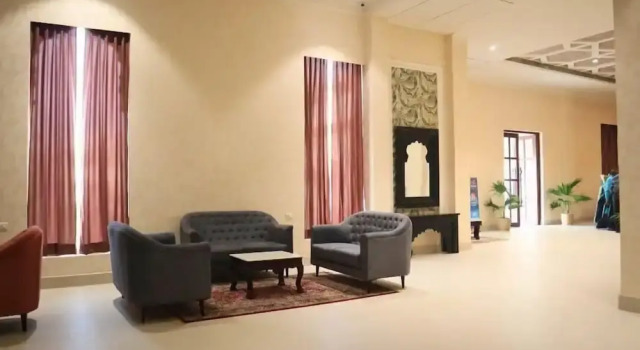 Hotel Raj Vilas The Palace, Забронировать Отель Отели Орчха с бассейном, Бассейн