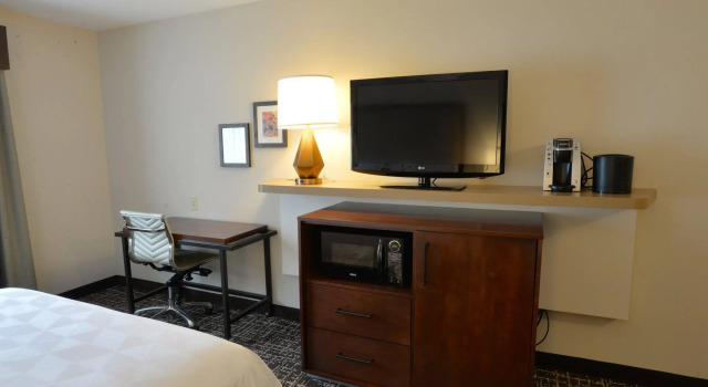 Четырёхместный номер Standard Holiday Inn Hotel & Suites Minneapolis-Lakeville by IHG