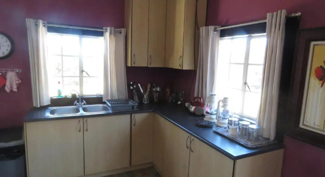 Шале с 2 комнатами Swartberg Backpackers Booked for you Only No sharing