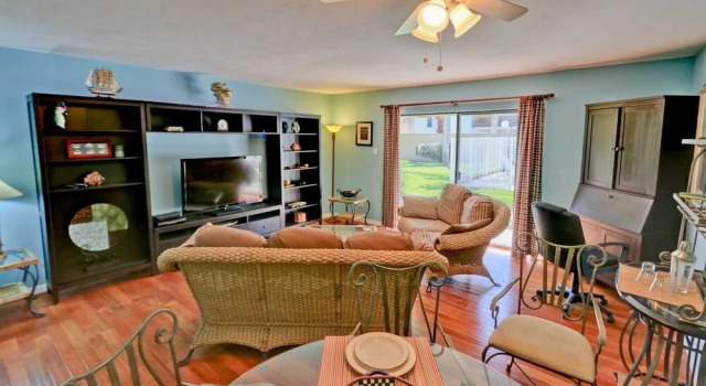 110 Las Brisas Poolside 2 Bedroom Condo, Buchen Sie Ferienwohnung Padre Island USA