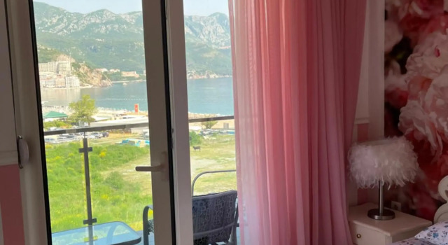 Apartman Staklena kula, Book Apartment Becici 