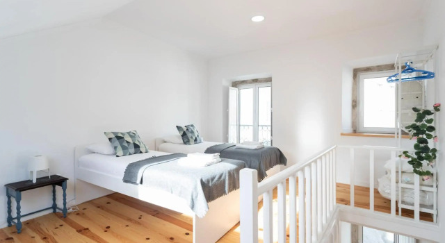 FLH Mouraria Charming Flat III, Забронировать Отель Лиссабон Эстремадура, рядом с Money Museum
