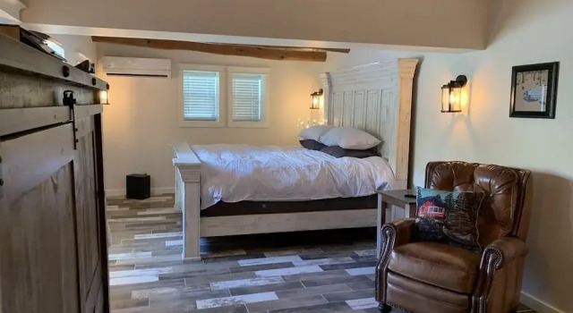 Valentine's Northern New Mexico Mountain Ranch On Colorado Border 2 Bedroom Retreat by RedAwning, Boek Appartement Hotels in Raton met parkeren, Parkeren