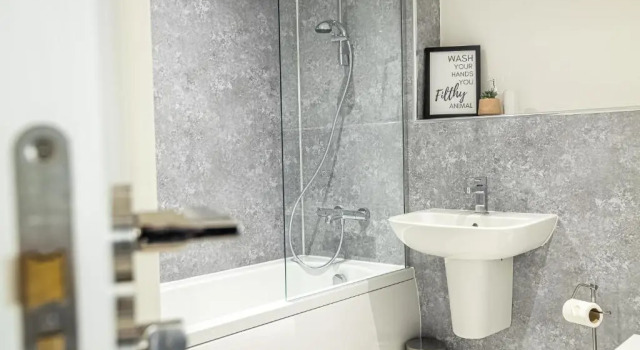 Апартаменты Modern Luxe 1 & 2 Bed Apts near Granby Plaza by Sojo Stay
