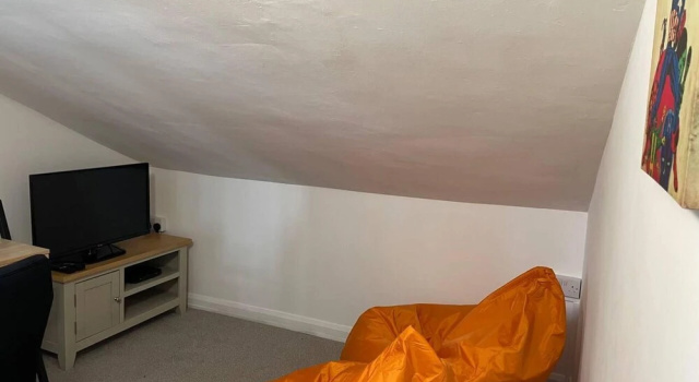 Inviting 3-Bed Town House in Boston Just Renovated, Varaa Hotelli 3 tähden hotellit kohteessa Merseyside, 3*