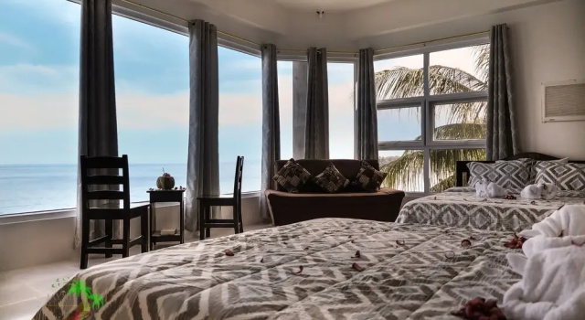 Четырёхместный семейный номер Standard с видом на океан Jaynet Oceanview Resort