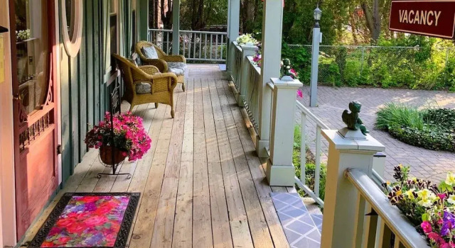 Номер Standard с балконом WeatherPine Inn