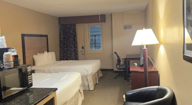 Четырёхместный номер Standard Мансарда Heritage Inn