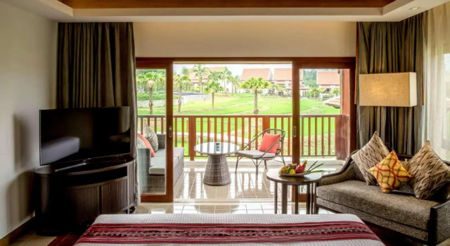 Двухместный номер Deluxe с красивым видом из окна Pullman Luang Prabang