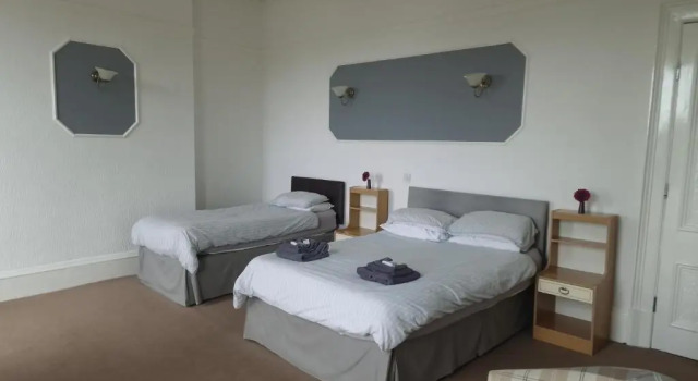 Номер Comfort Highlander Hotel