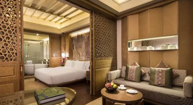 Suite i balkonem i z widokiem na ogród Banyan Tree Yangshuo