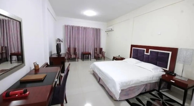 Номер Standard Hotel Ritz Waku-Kungo