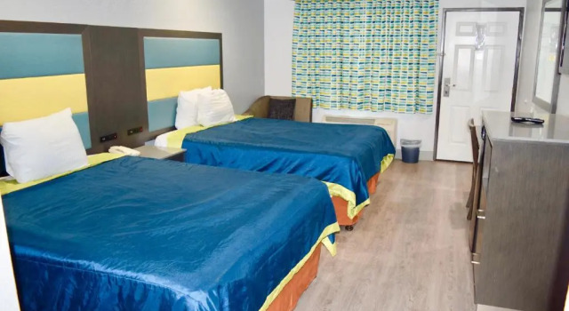 Четырёхместный номер Standard Budget Inn