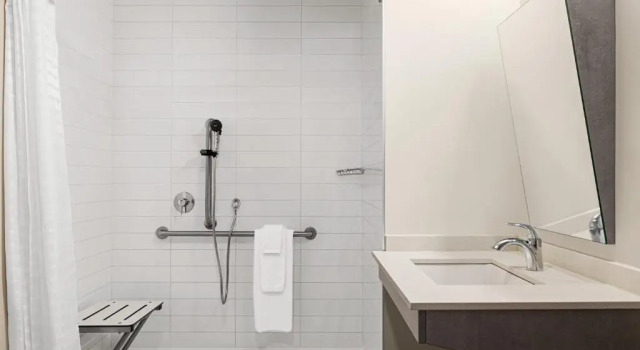 Номер Standard Microtel Inn & Suites by Wyndham Dorval
