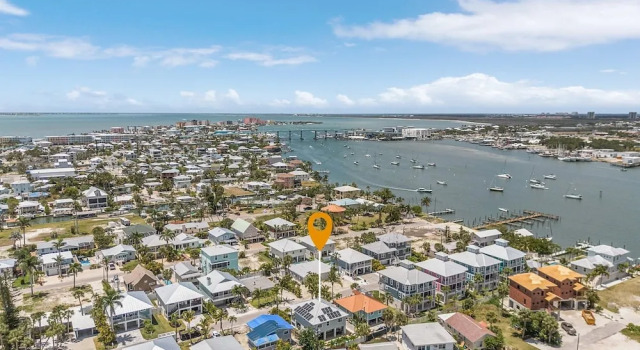 Коттедж Welcome To 246 Delmar Ave - Vacation Rental 3 Bedroom Home by RedAwning