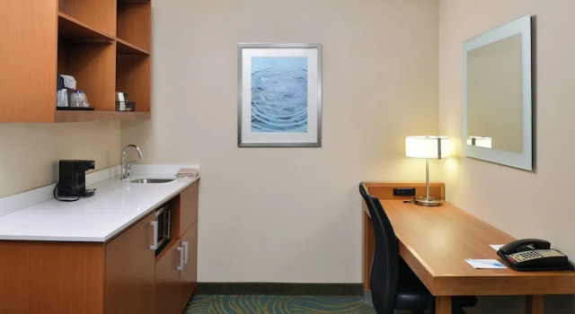 Студия с балконом SpringHill Suites Charleston Riverview