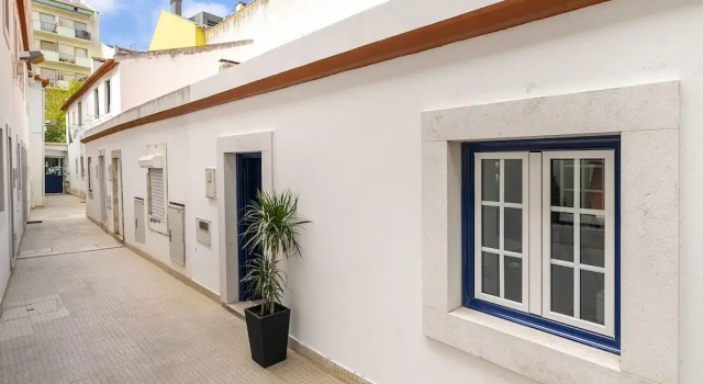 Urban Escape: 1-Br W/Mezzanine Near Campo Ourique, Prenota Appartamento Lisbona Estremadura