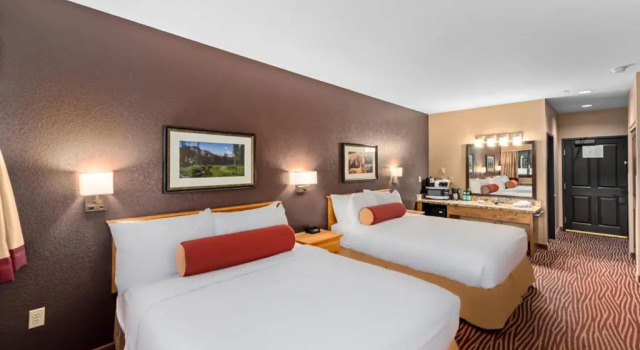 Четырёхместный номер Standard The Estes Park Resort