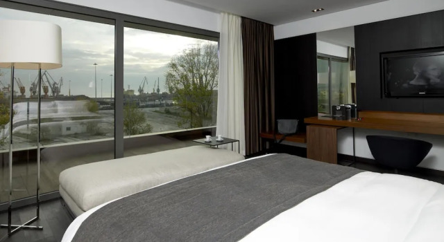 Двухместный люкс Business The Met Hotel Thessaloniki, a Member of Design Hotels