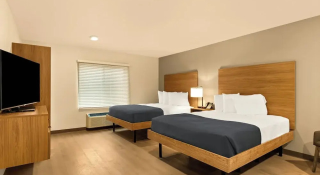 Четырёхместный люкс LivAway Suites Syracuse