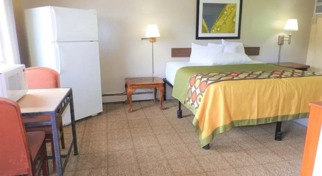 Country Meadow inn, Varaa Mini-hotelli South Lyon Michigan