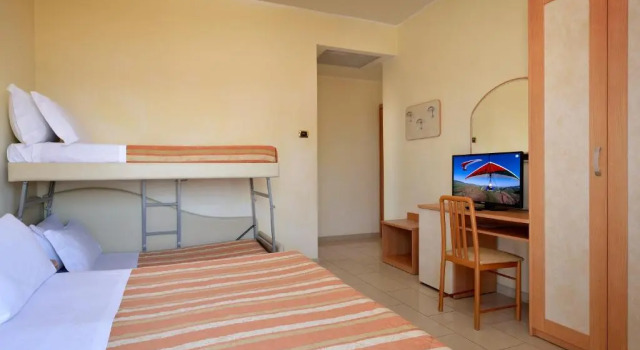 Четырёхместный номер Hotel Elisir