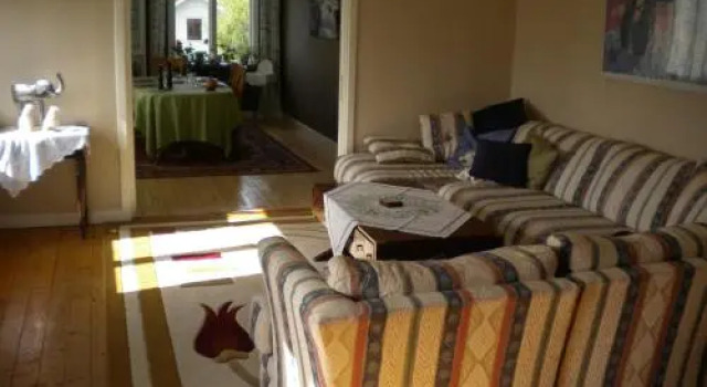 B&B Villa Solhaga, Book Bed and Breakfast Hotels in Sodermanland with Parking, Parking