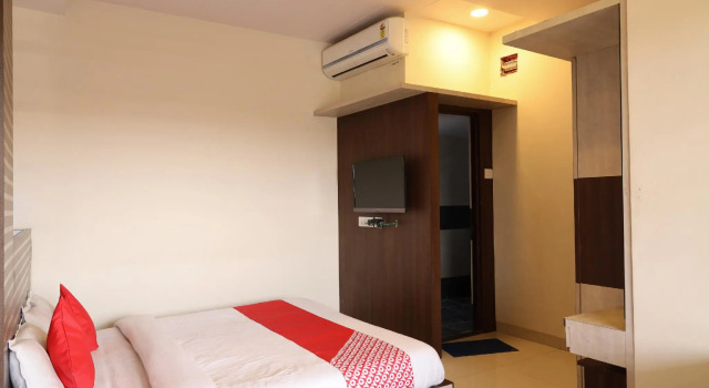 Hotel Jagat by OYO Rooms, Забронировать Отель Отели штата Махараштры 3 звезды, 3*