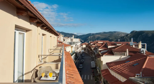 Трёхместный номер Standard с балконом Parnassos Delphi Hotel