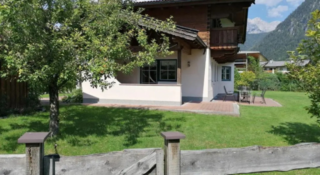 Коттедж с 4 комнатами Ferienhaus Flatscher