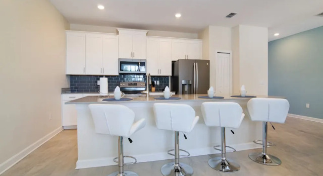Champions Gate 870 - 4 Bedroom Townhome w Private Splash Pool, Забронировать Отель Отели Давенпорт с парковкой, Парковка