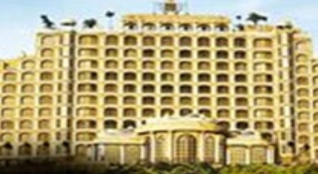 Imperial Palace, Varaa Hotelli Hotellit New Delhi uima-altaalla, Uima-allas
