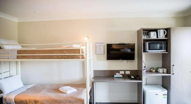 Семейный люкс Lilac City Motor Inn