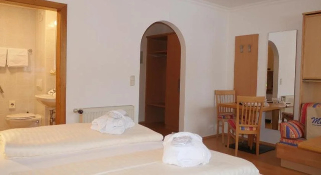 Hotel Moser, Rezerwuj Hotel Hotele w Karyntia z parkingiem, Parking