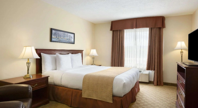 Двухместный номер Standard Days Inn by Wyndham Dawson Creek