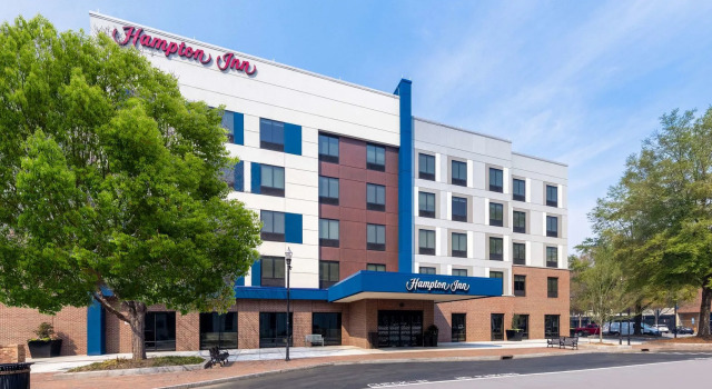Hampton Inn Columbus Downtown, Ga, Забронировать Отель Колумбус Джорджия, рядом с Кока-Кола Спейс центр (Coca-Cola Space Center)