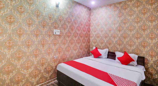 OYO 81819 Kohli Palace, Varaa Hotelli Faridabad Haryana