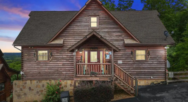 Коттедж SmokyStays Bears Den Cabin