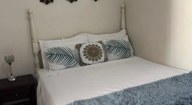 Коттедж Adorable 1Bed Cottage Walk to the Beach