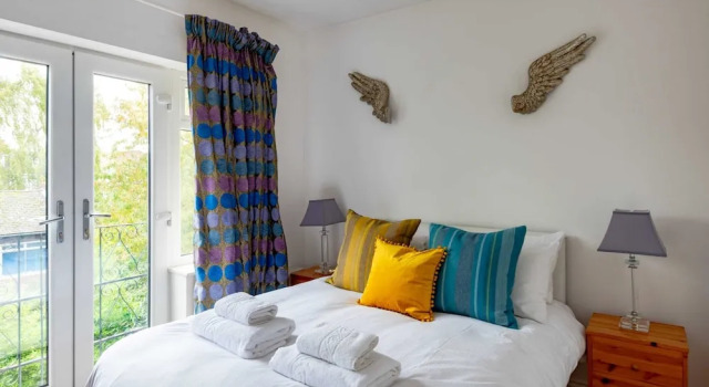 Bright and Spacious 2 Bedroom Flat, Varaa Huoneisto Asunnot kohteessa Merseyside, Huoneisto