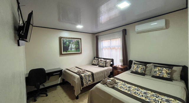 Трёхместный номер Standard c 1 комнатой HOTEL DEL RiO