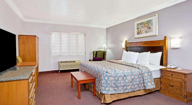 Двухместный люкс Days Inn by Wyndham West Covina