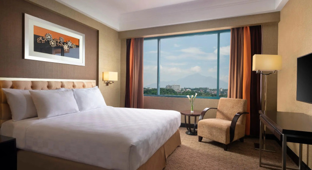 Suite junior Hotel Ciputra Semarang managed by Swiss-Belhotel International