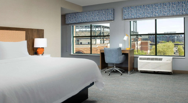 Люкс Hampton Inn Baltimore-Downtown-Convention Center